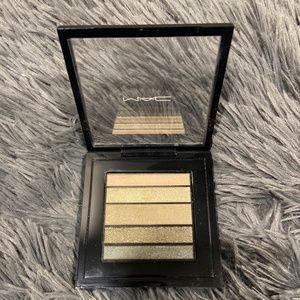 Mac cosmetics eyeshadow + free gift